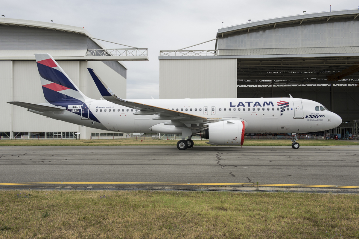 América Latina vai precisar de quase 50 mil novos pilotos de linha aérea em 20 anos 